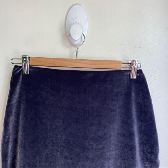 ARITZIA TALULA Purple Velvet Bodycon Casual Classic Mini Skirt Size Small - Picture 2 of 11